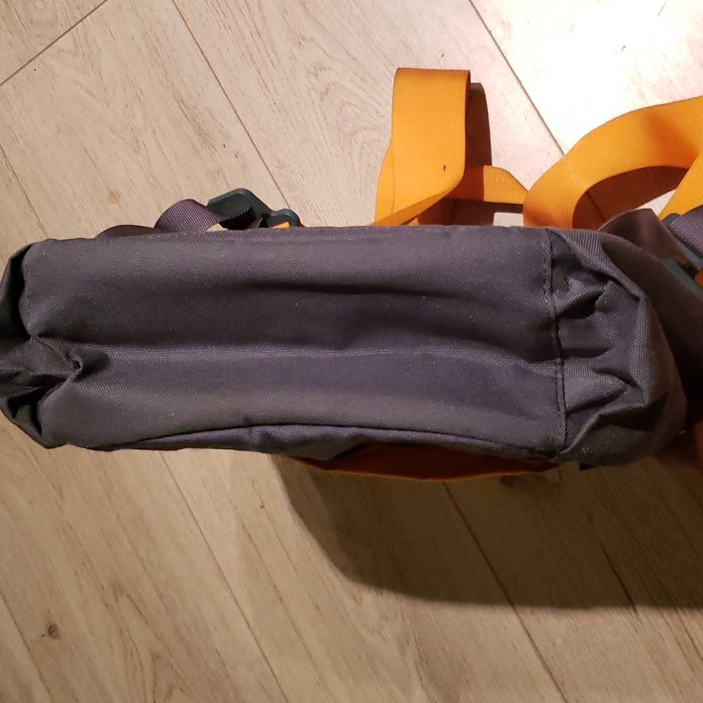 Incase Packpack/ bookbag - Picture 6 of 6